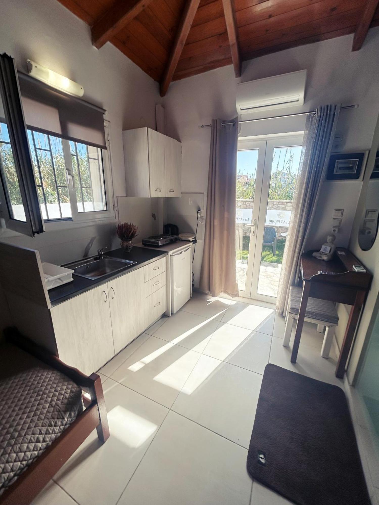 Pedro Navarino Vii Apartment Laganas